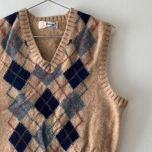 Vintage • Pure Scottish Wool Sweater Vest in Tan Argyle